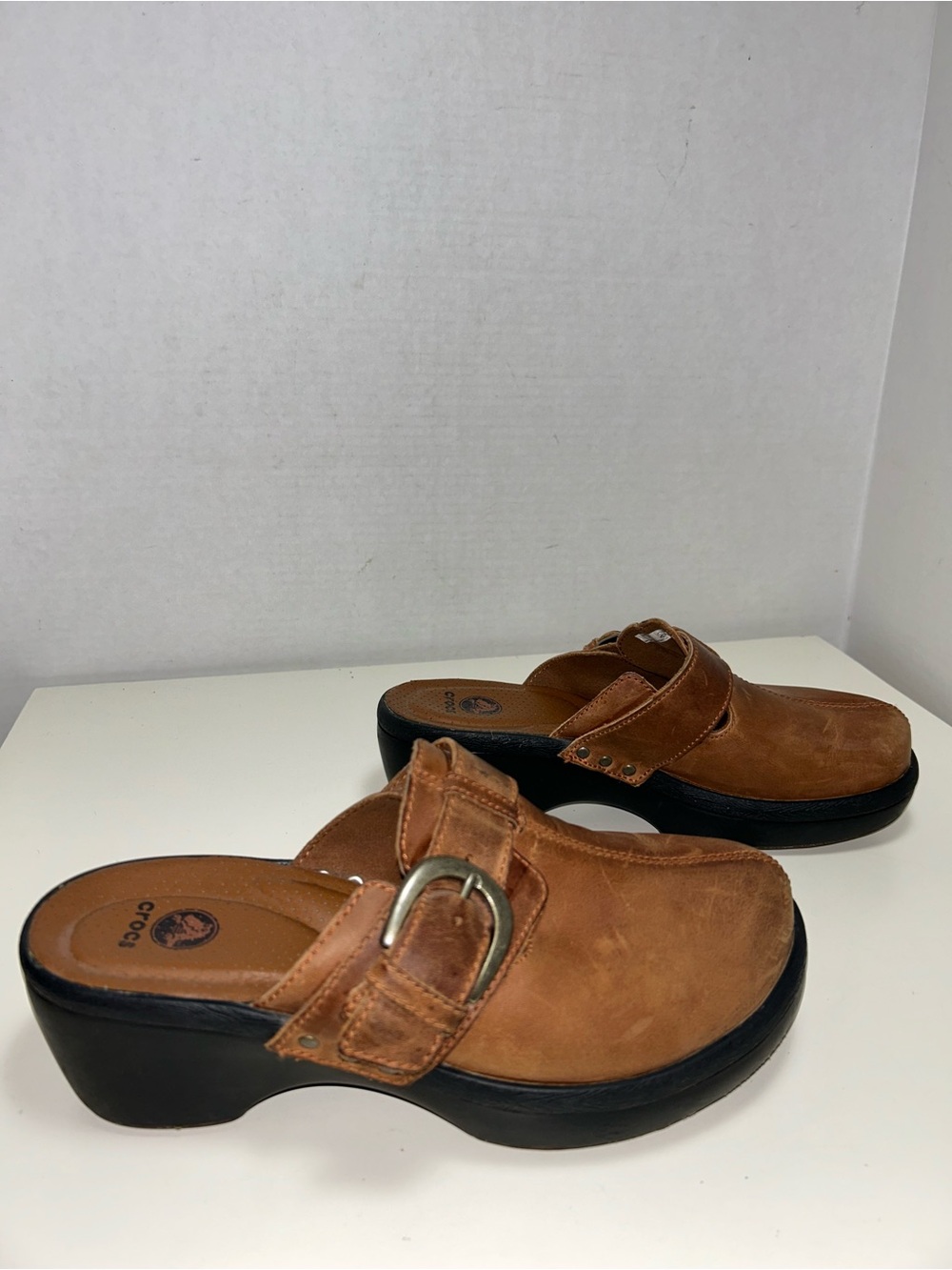 Crocs Cobbler #15513 Brown Leather Buckle Slip On Clog